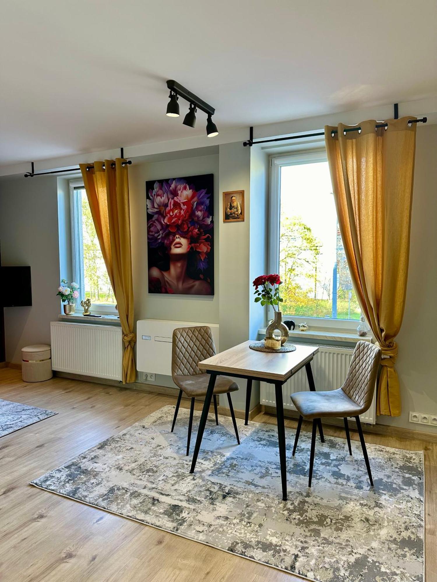 Apartamenty 1 Maja 94 คาโตวีตเซ ภายนอก รูปภาพ